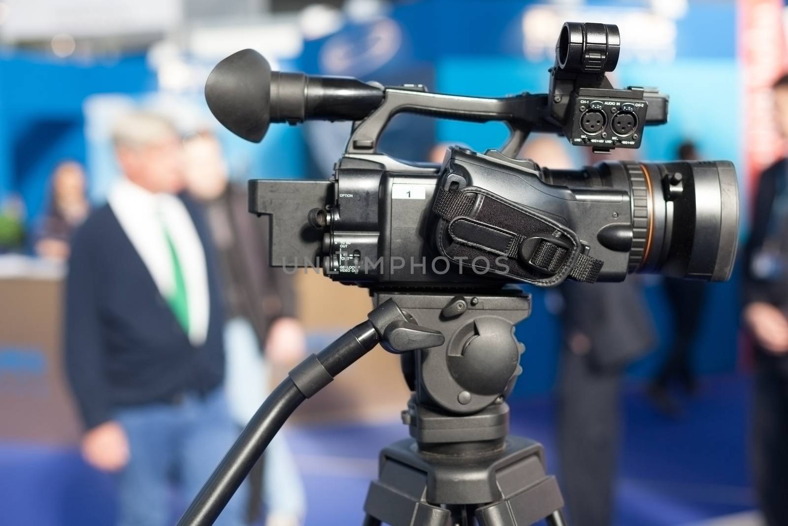 Covering an event with a video camera