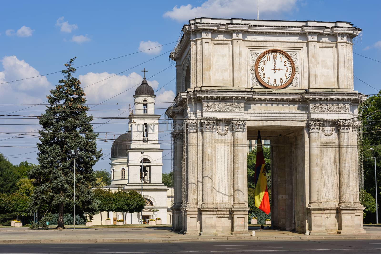 Triumphal Arch in Chisinau, Moldova by starush