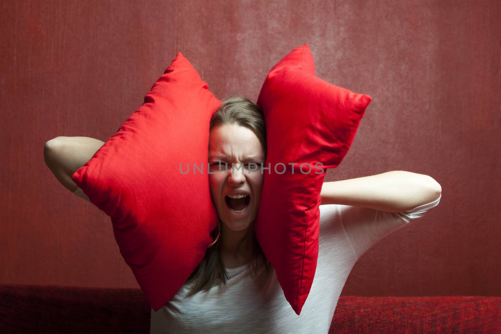 young woman with cushions by bernjuer