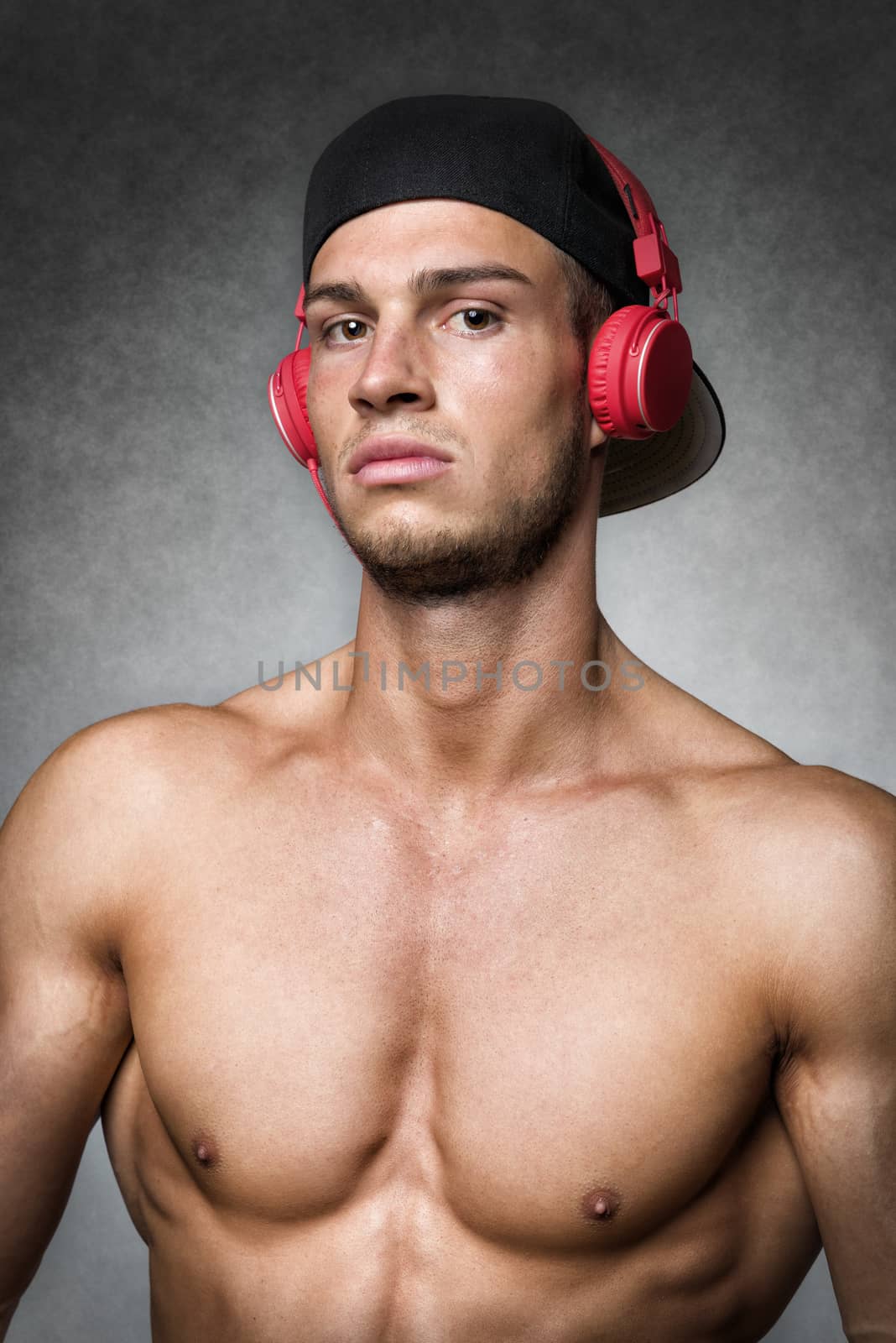 Athlete with cap and headphones by w20er