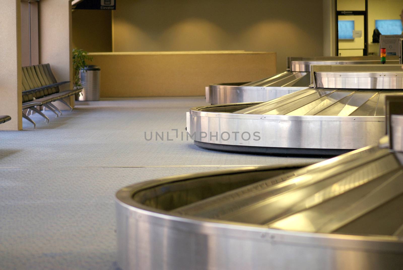 An image of the luggage area in an airport