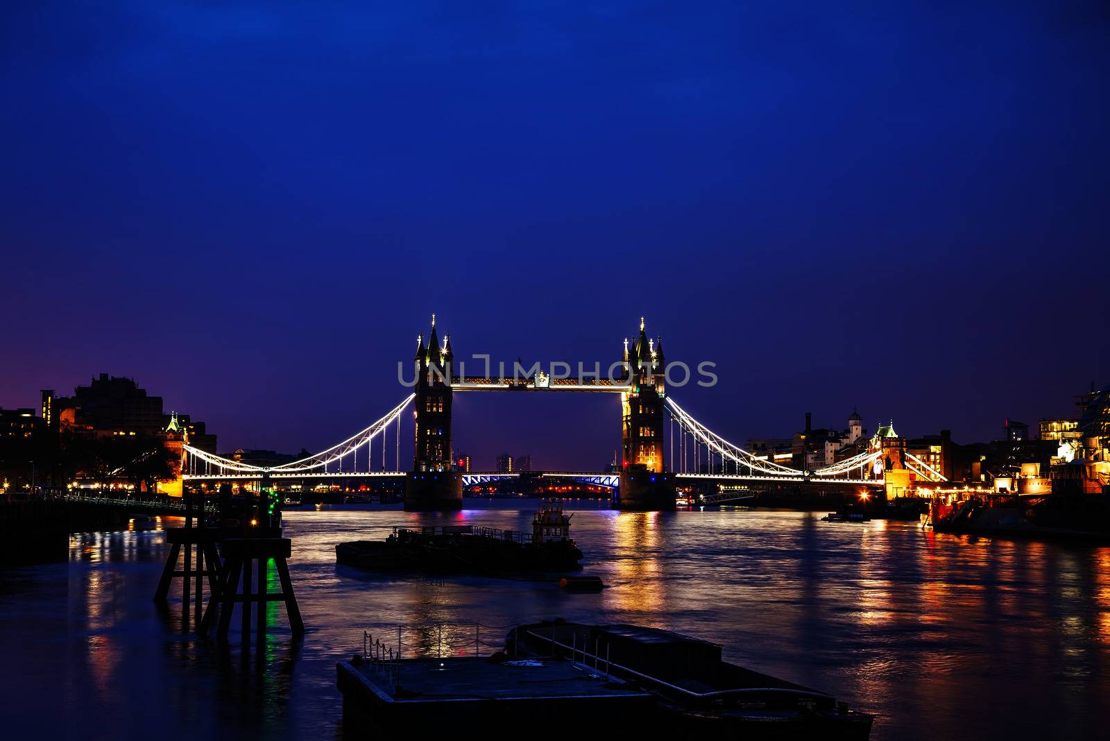 Tower bridge in London, Great Britain in the night
