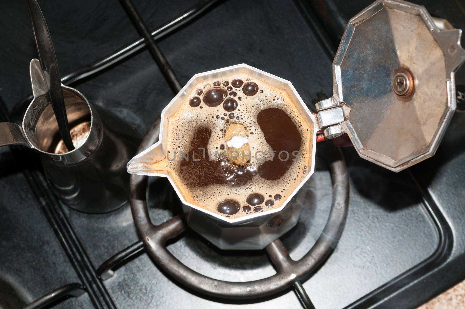 cook good coffee on gas geyser coffee machine at home is very simple
