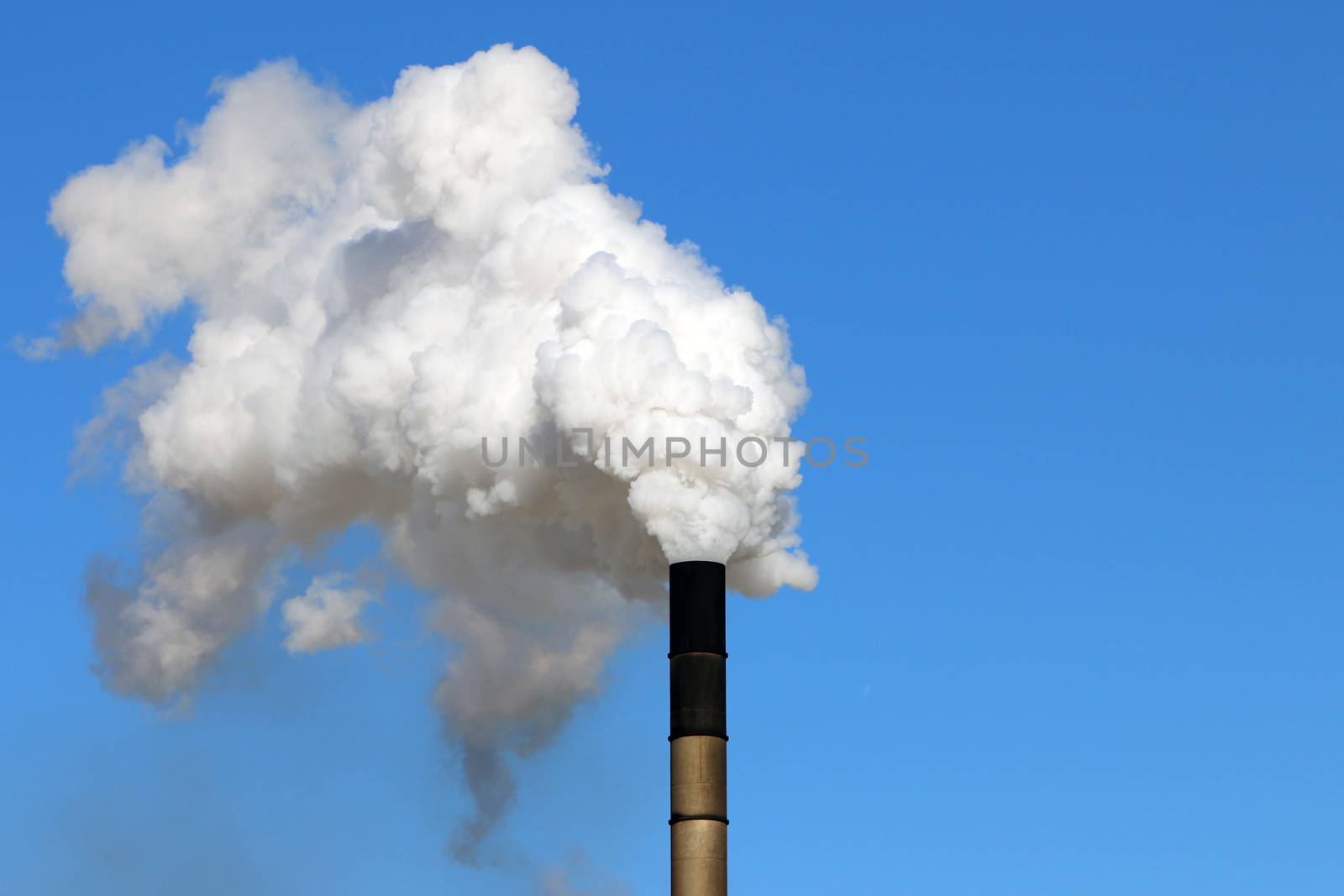 Power plant smoke stack polluting the air