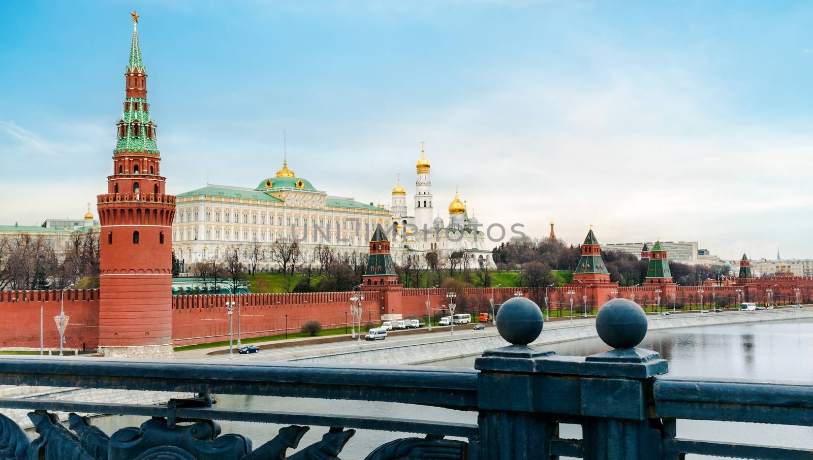Moscow Kremlin by zeffss