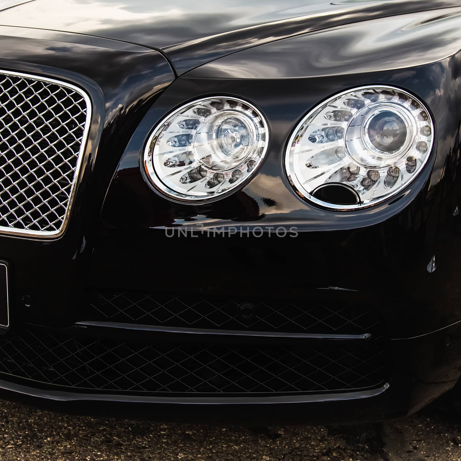 Front light of modern automobile