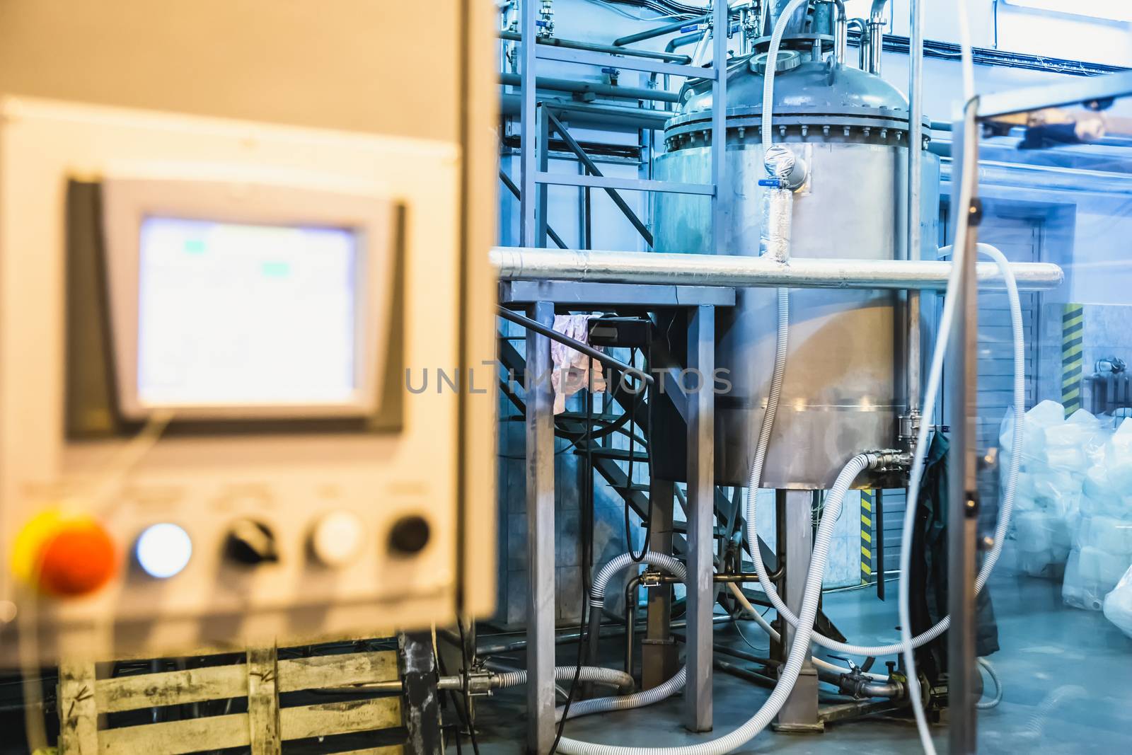Tank equipment. Pharmaceutical and chemical industry. Manufacture on plant