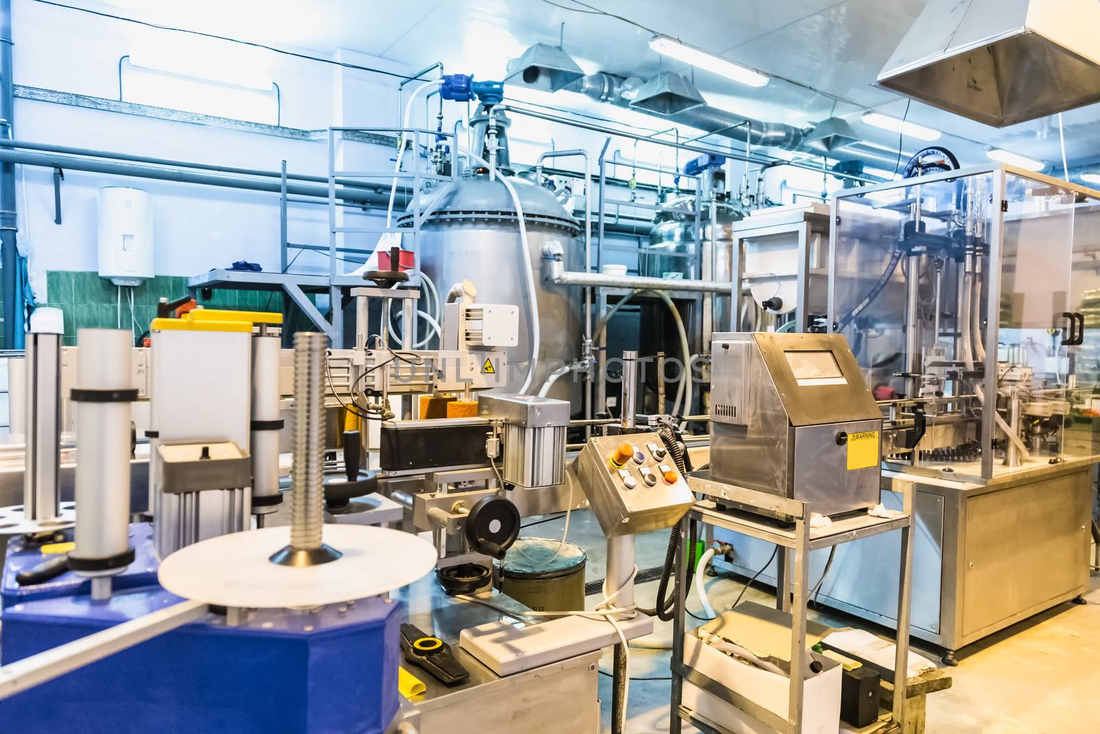 Automatic packing line of conveyor. Pharmaceutical and chemical industry. Manufacture on factory