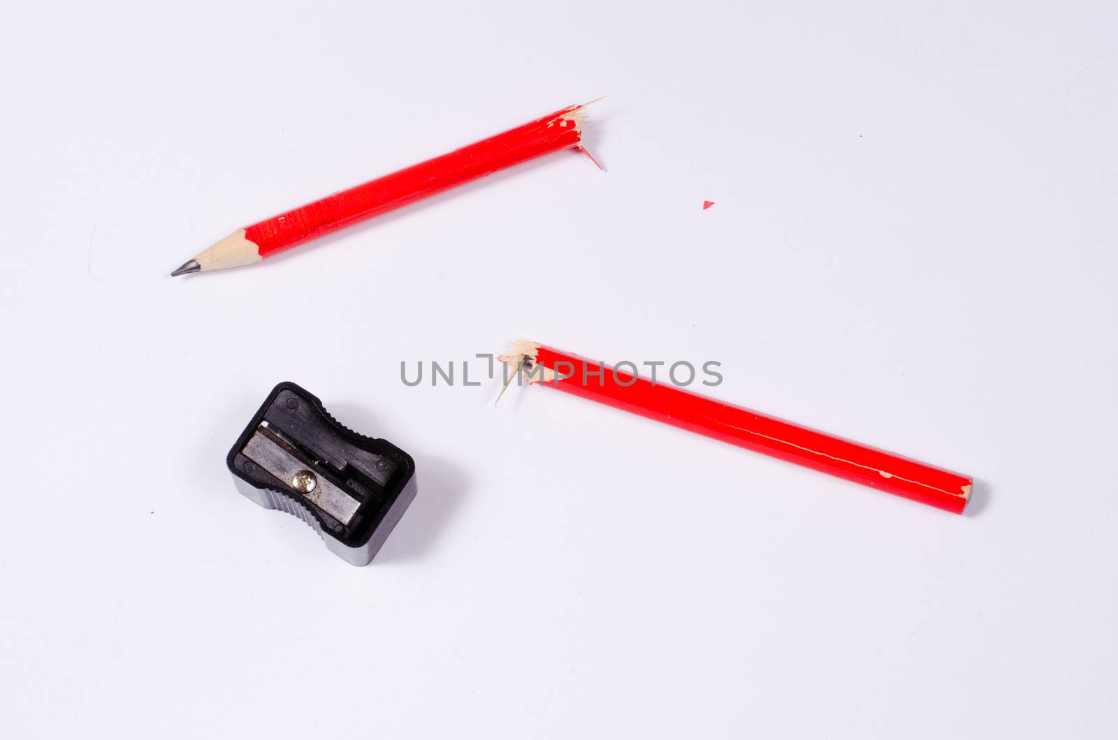 broken pencil by sarkao