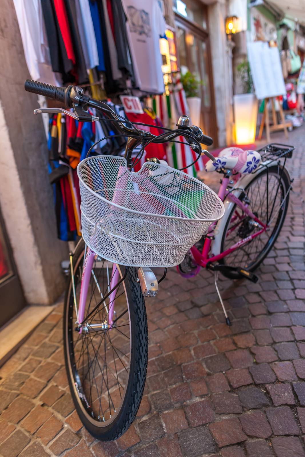 italian narrow street in the old town - bicycle in Italy