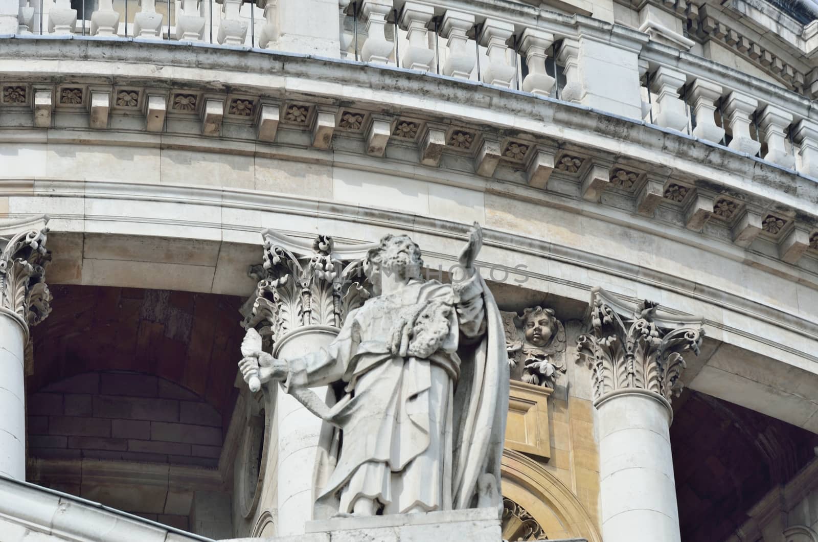 Statue Detail under St Pauls Dome by pauws99