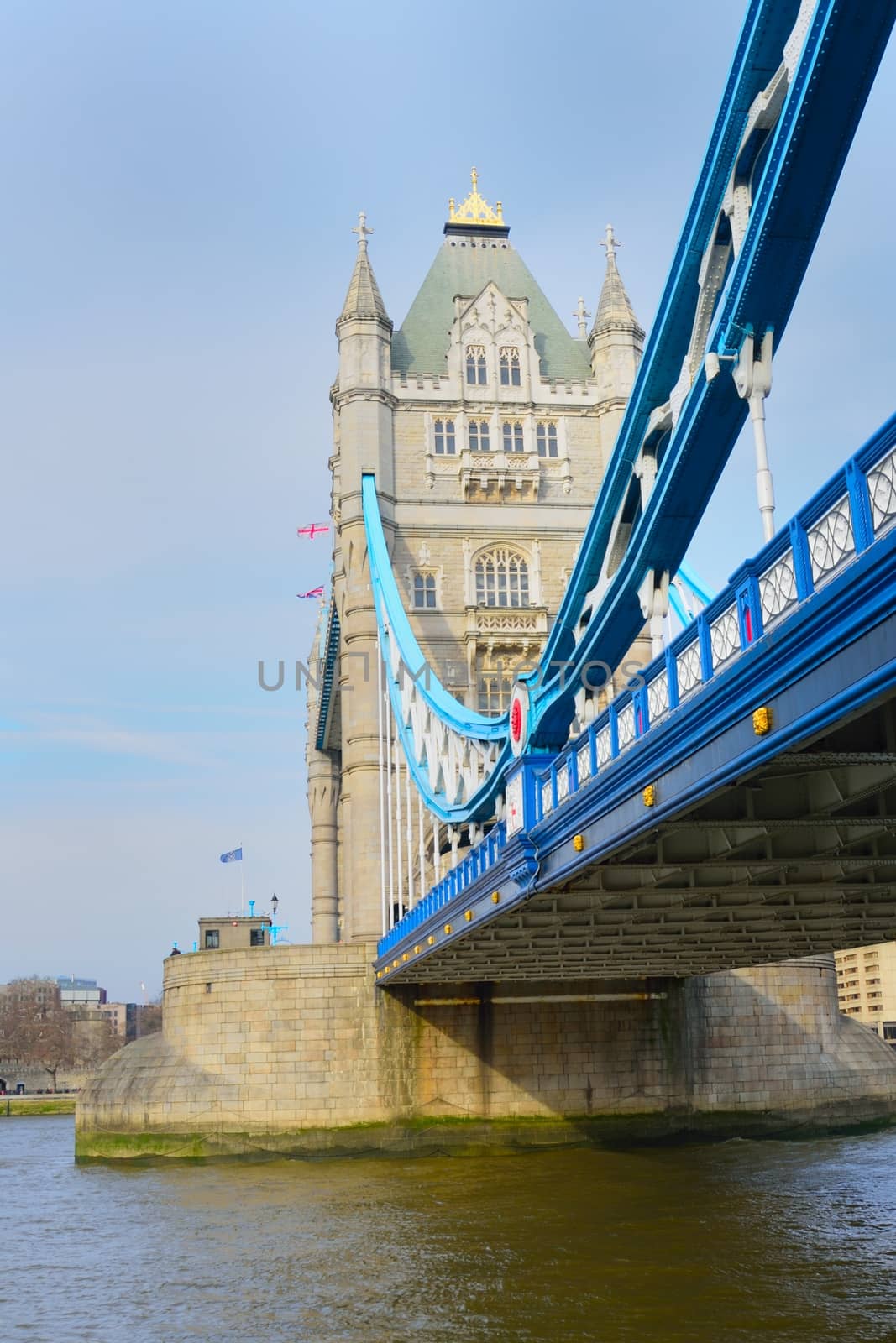 Tower Bridge in Portrait by pauws99