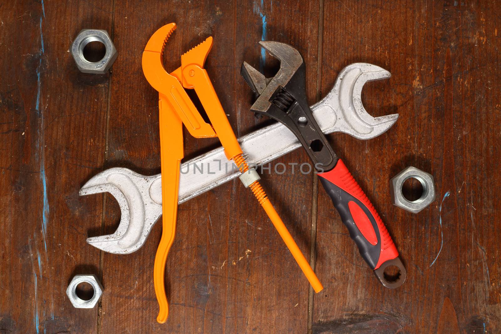  wrenches by alexkosev