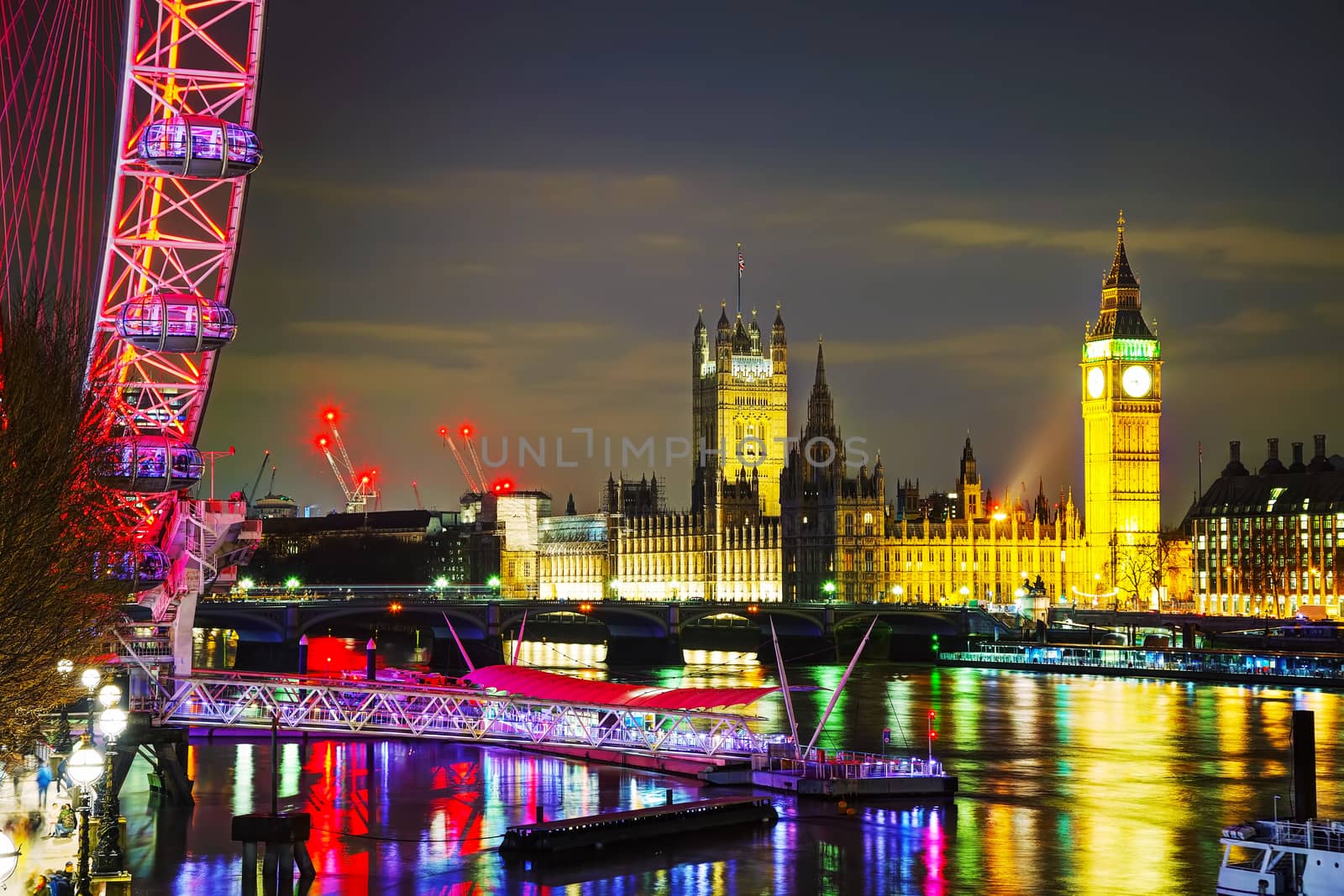 Overview of London with the Elizabeth Tower and Houses of Parliament