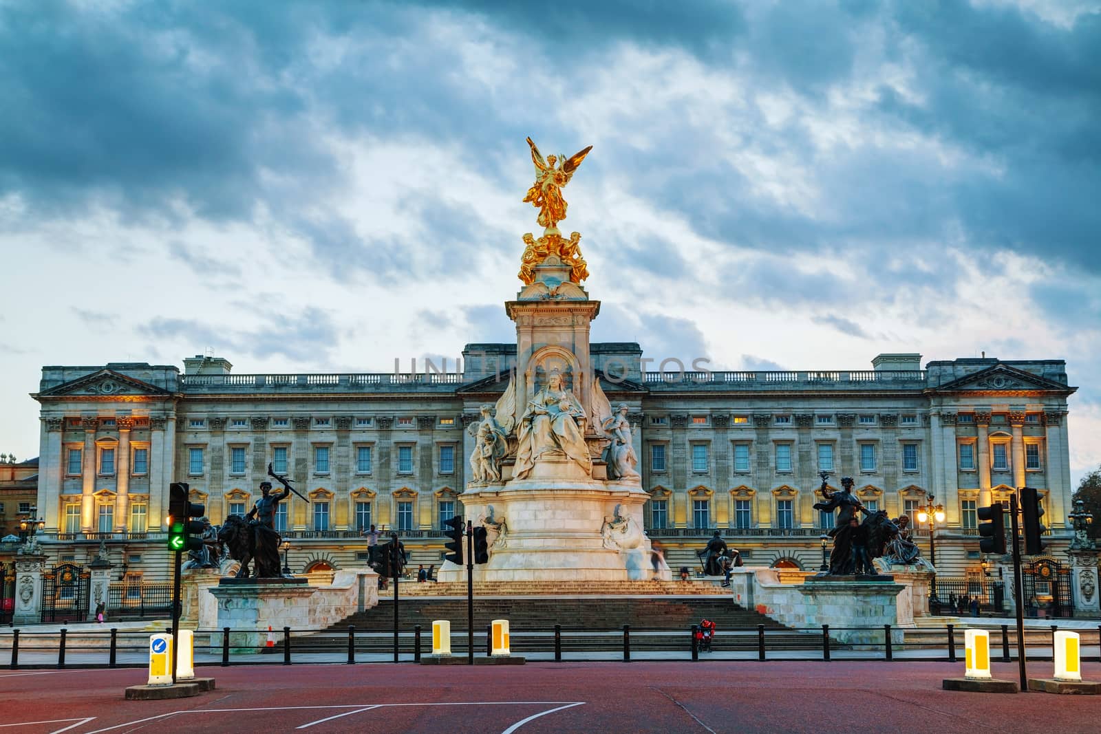 LONDON - APRIL 12: Buckingham palace at sunset on April 12, 2015 in London, UK. It's the London residence and principal workplace of the monarchy of the United Kingdom.