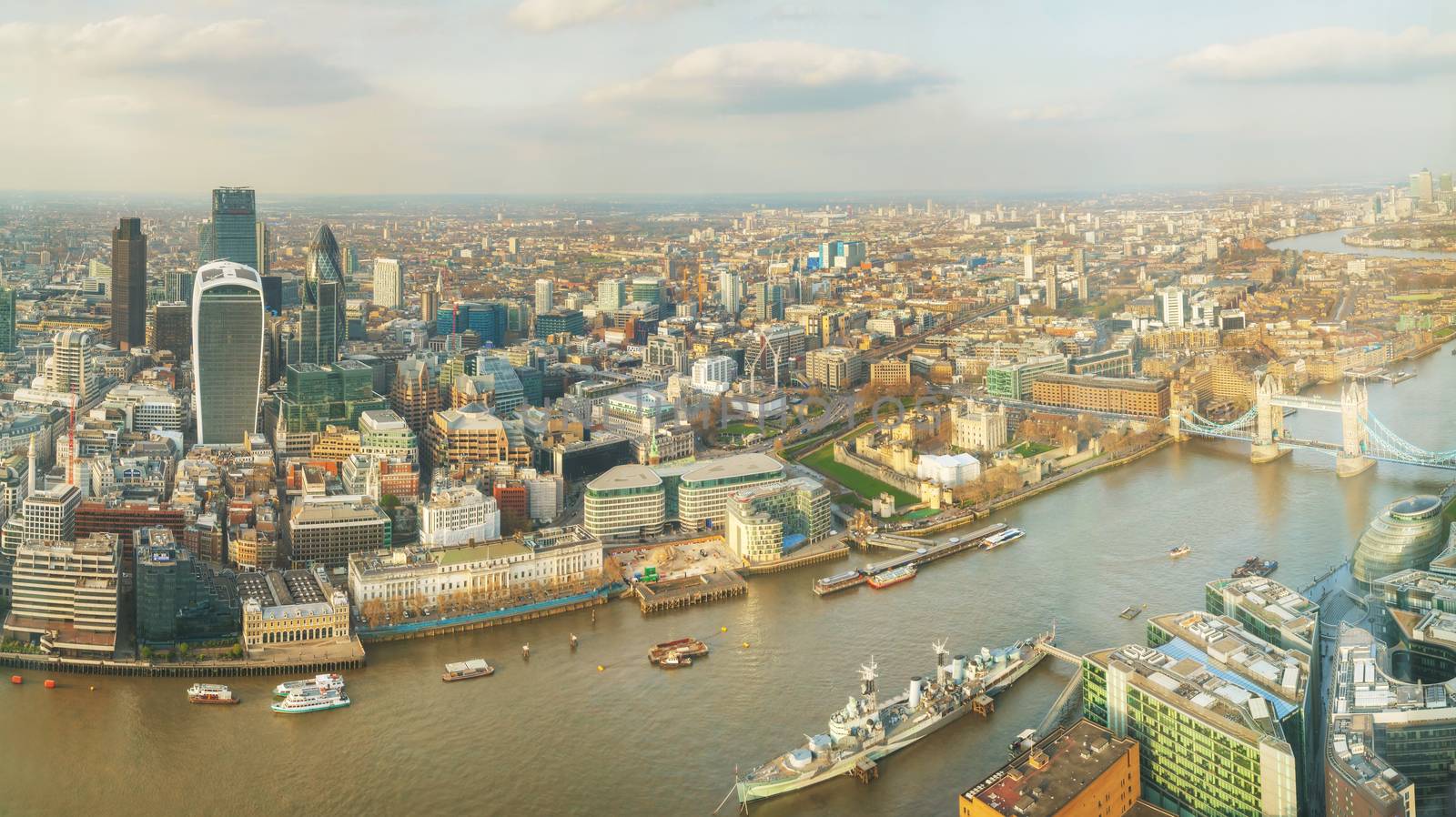 Panoramic aerial overview of London city