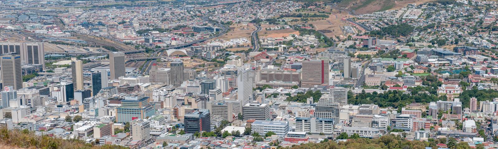 Panoramic view Cape Town central business district by dpreezg