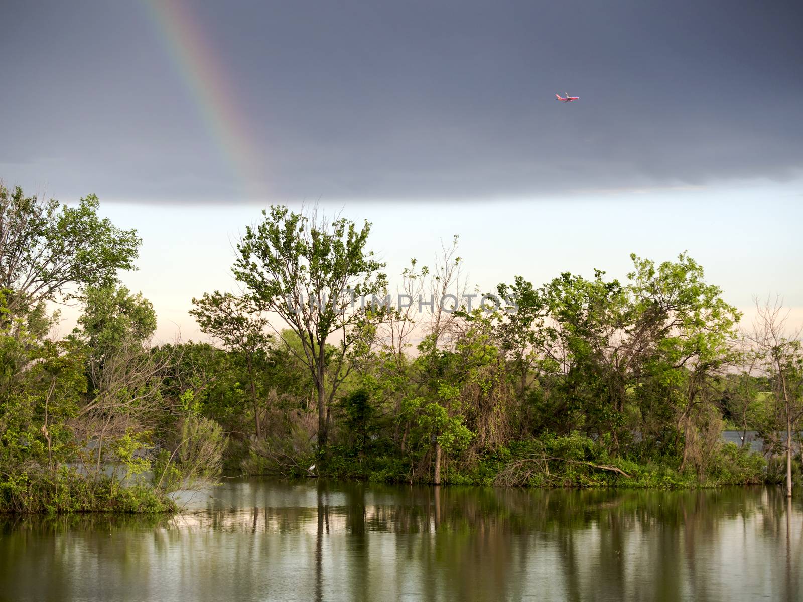 Airplane & Rainbow by leieng