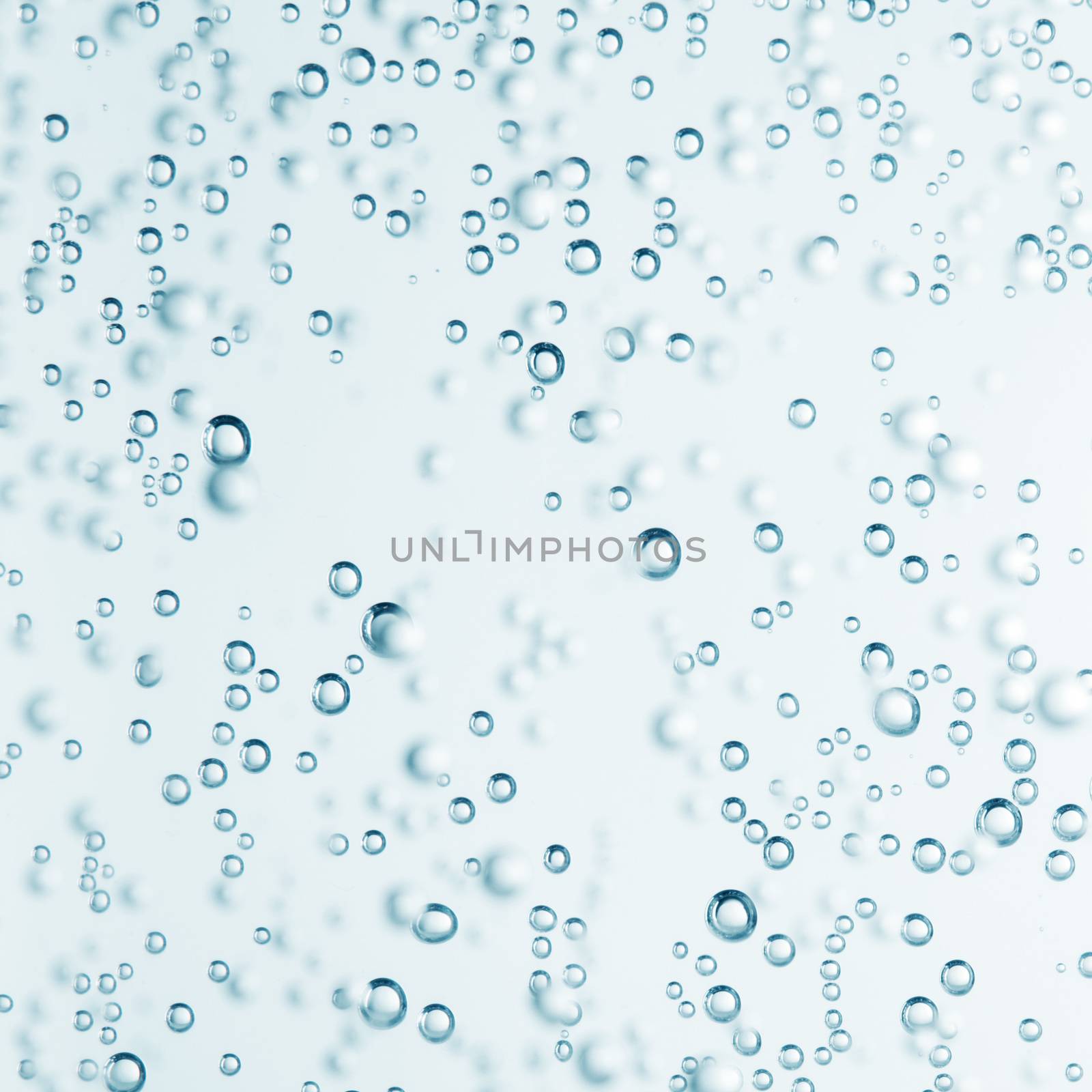 Water bubbles by Yellowj