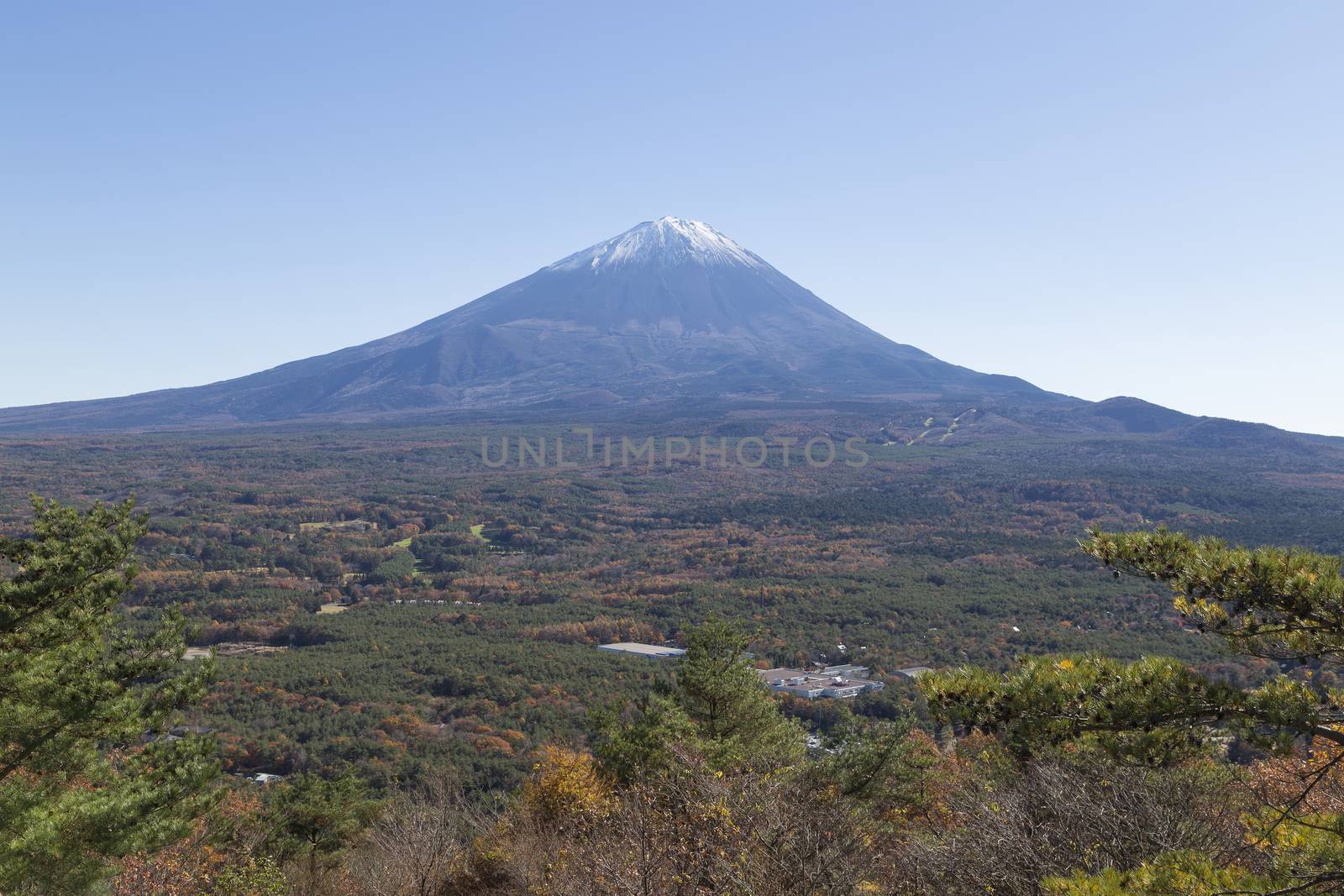 This photo was shot from the area around Mt.Fuji in Autumn. It is time to start snow cap on the top of Mt.Fuji. There are 5 lake around Mt.Fuji. This is shot from Mt.Koyodai.