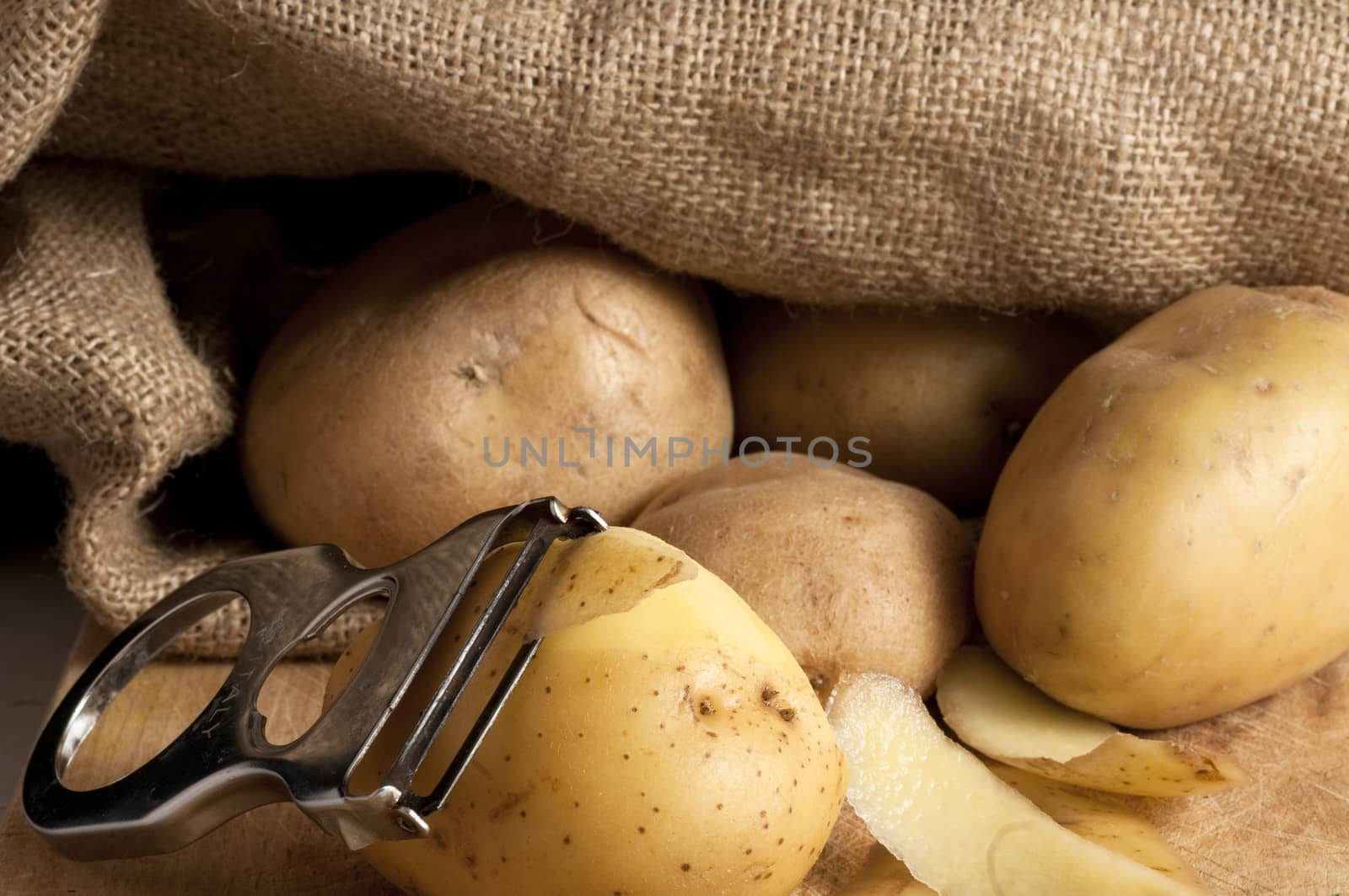potatoes outside a jute sack