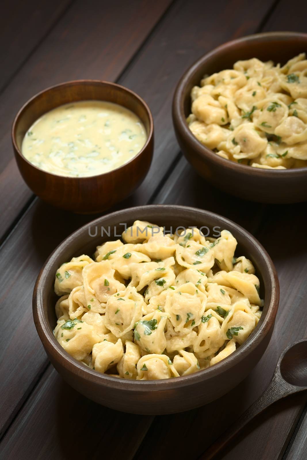 Cooked Tortellini with Parsley Cream Sauce by ildi