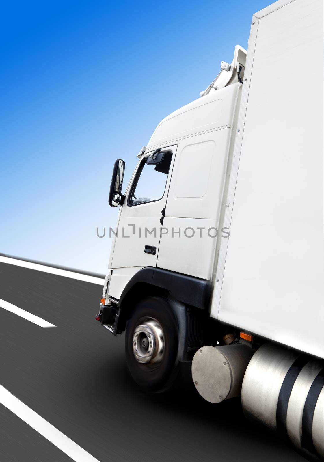 Truck and road by carloscastilla