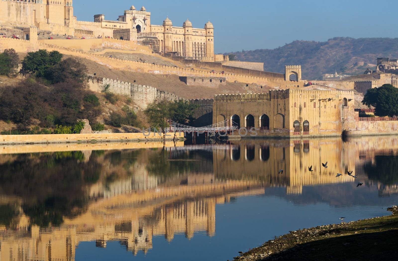 Amber fort in Jaipur by siraanamwong