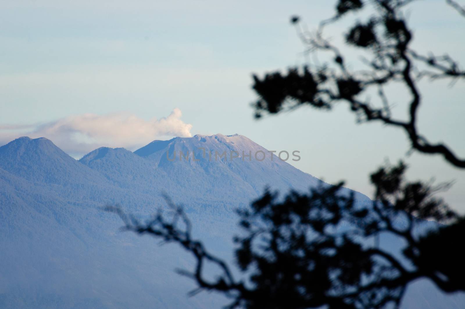 Bromo volcano in Indonesia by johnnychaos