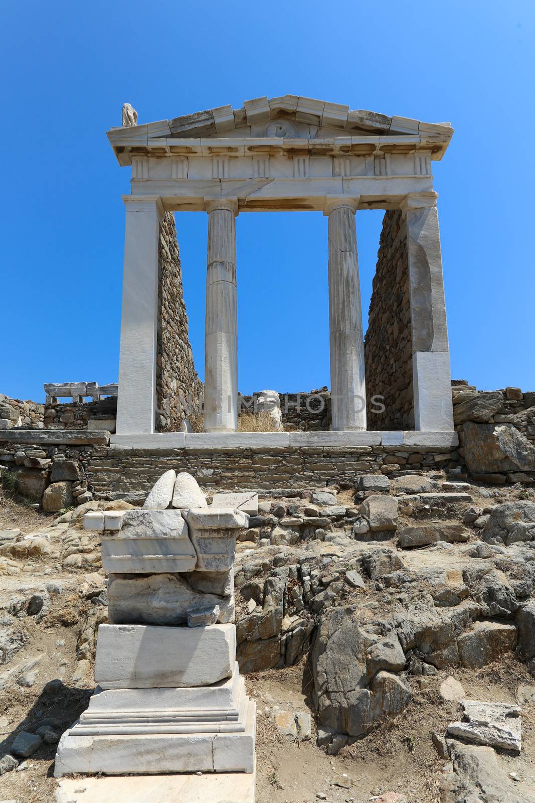 The island of Delos: an important archaeological site in Greece