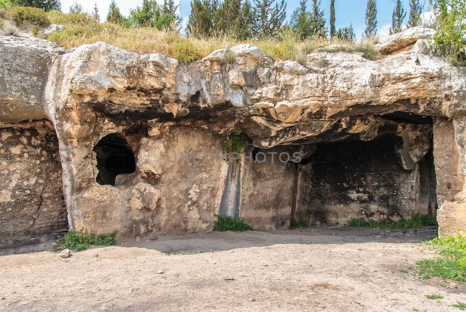 Caves located in Lachish region of Israel by Zhukow