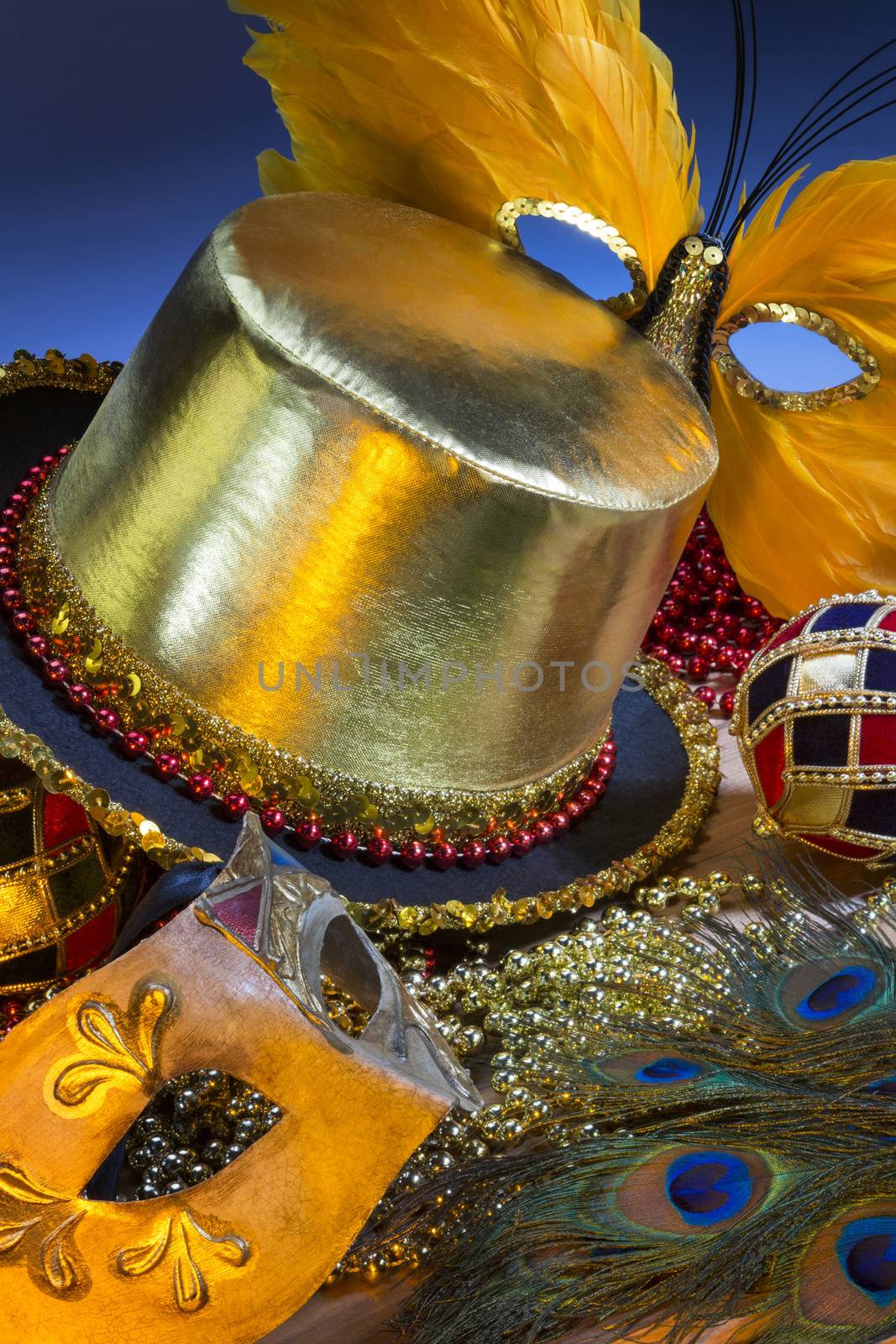 New Orleans Mardi Gras - Hat, masks and beads