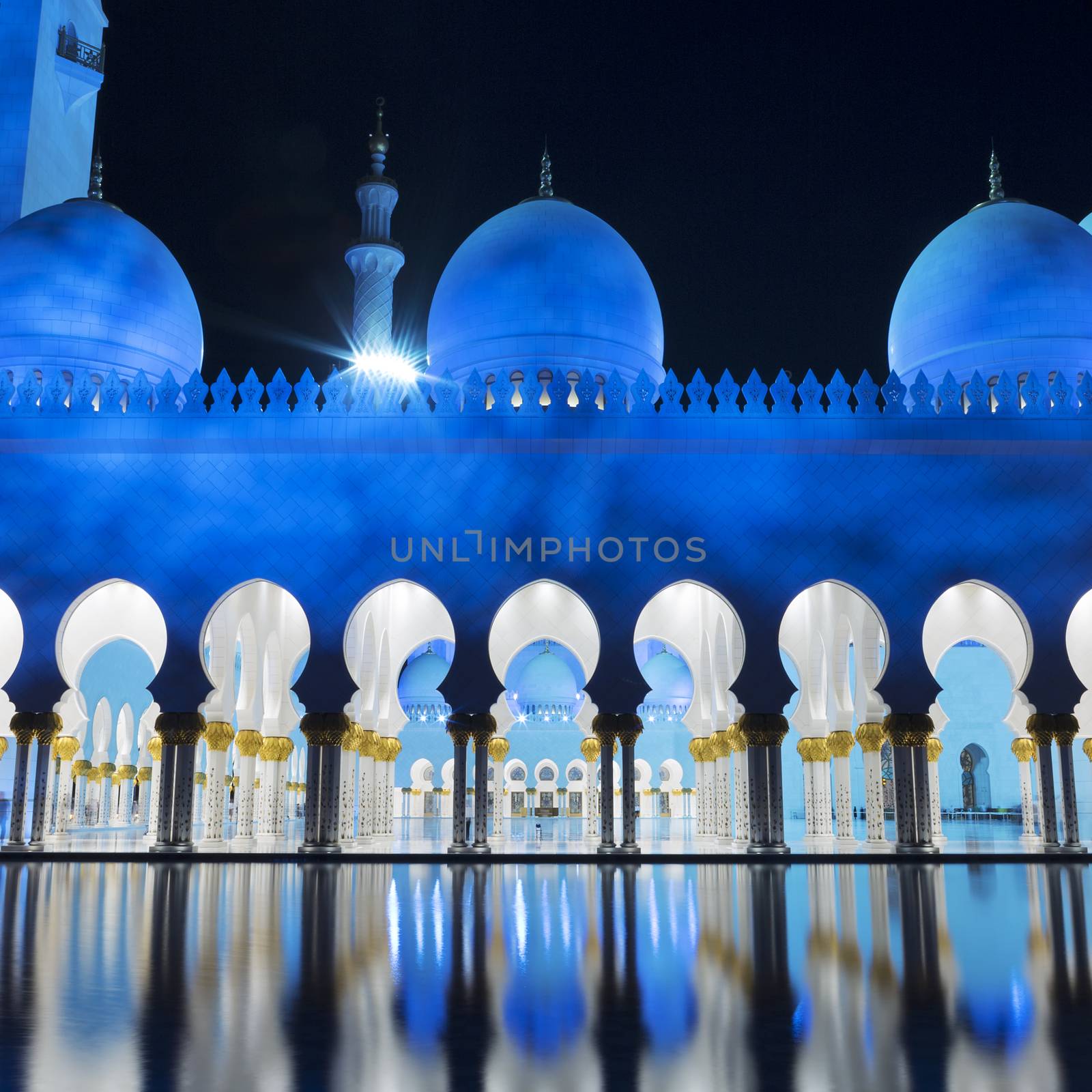 View of famous mosque, Abu Dhabi, at night, uae.