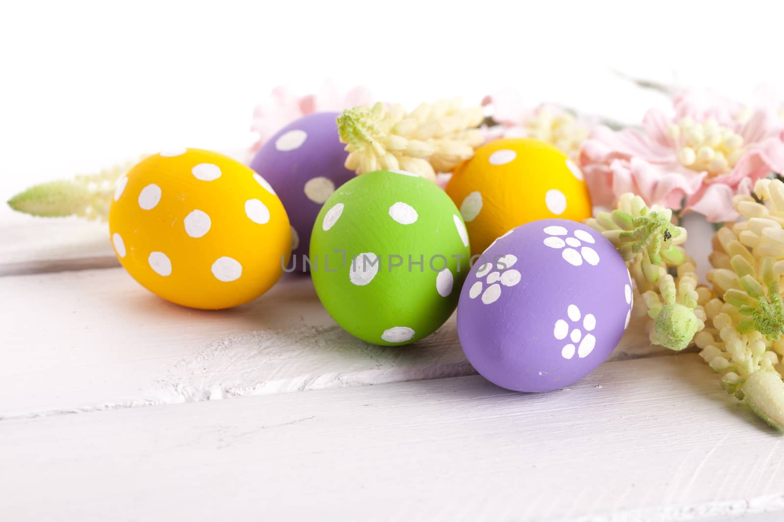 Easter Eggs with Spring Flowers by fotomaximum