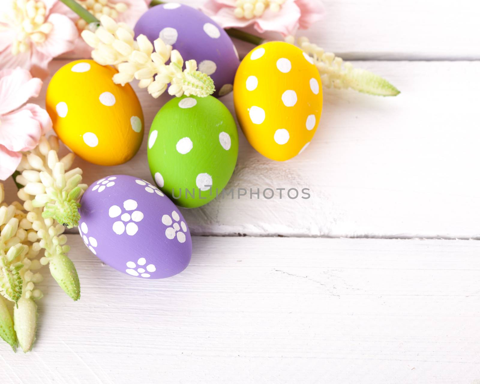 Colorful Easter Eggs by fotomaximum
