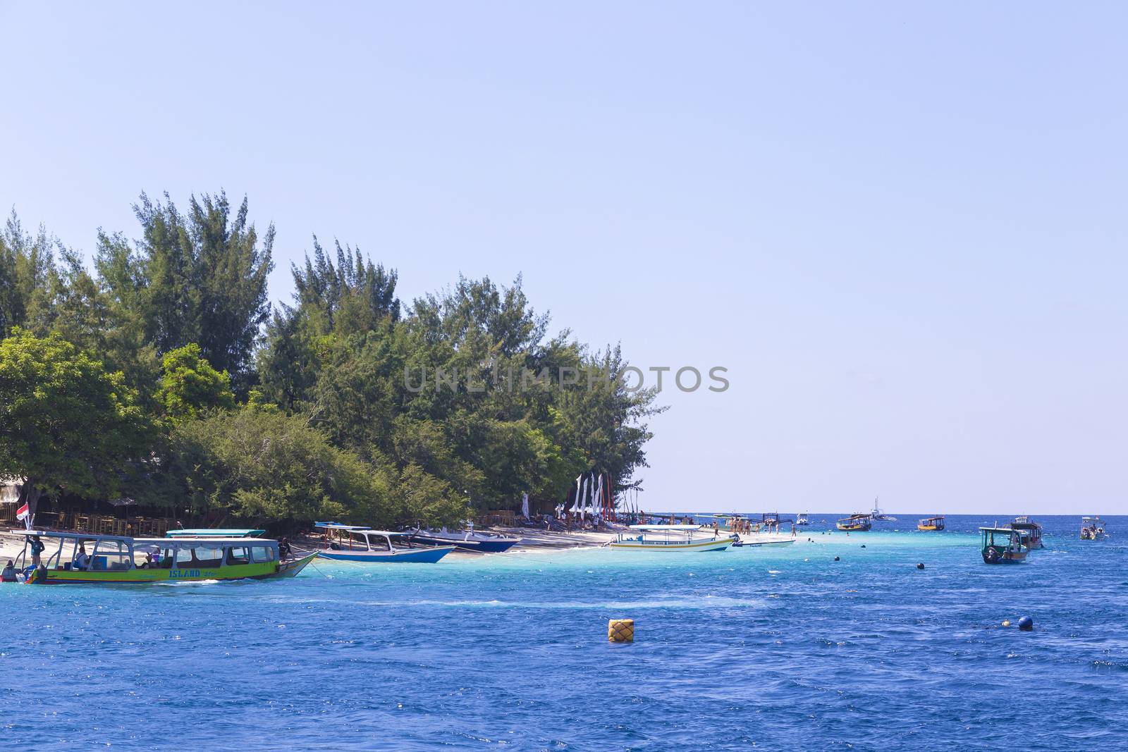 Tropical coastline. by truphoto