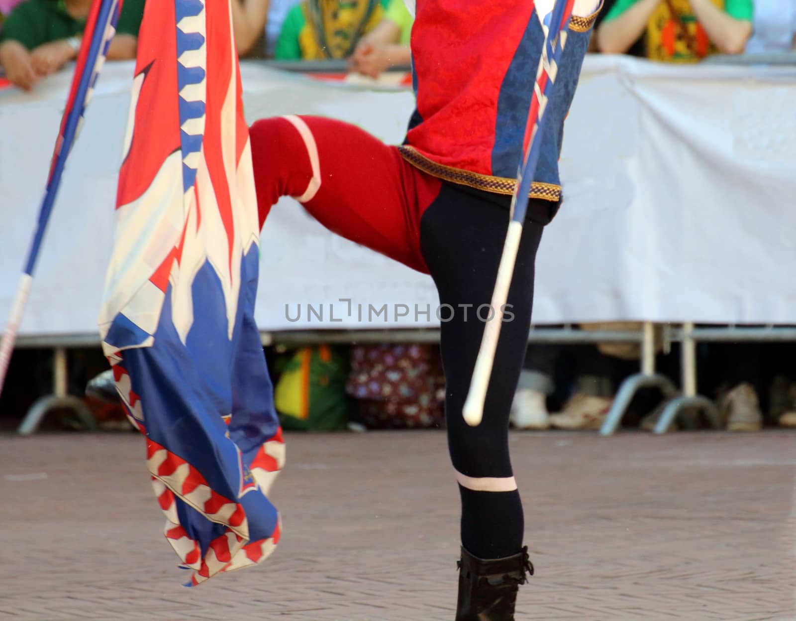 Palio, the city celebrates with competitions of the flag wavers and the parade of the districts