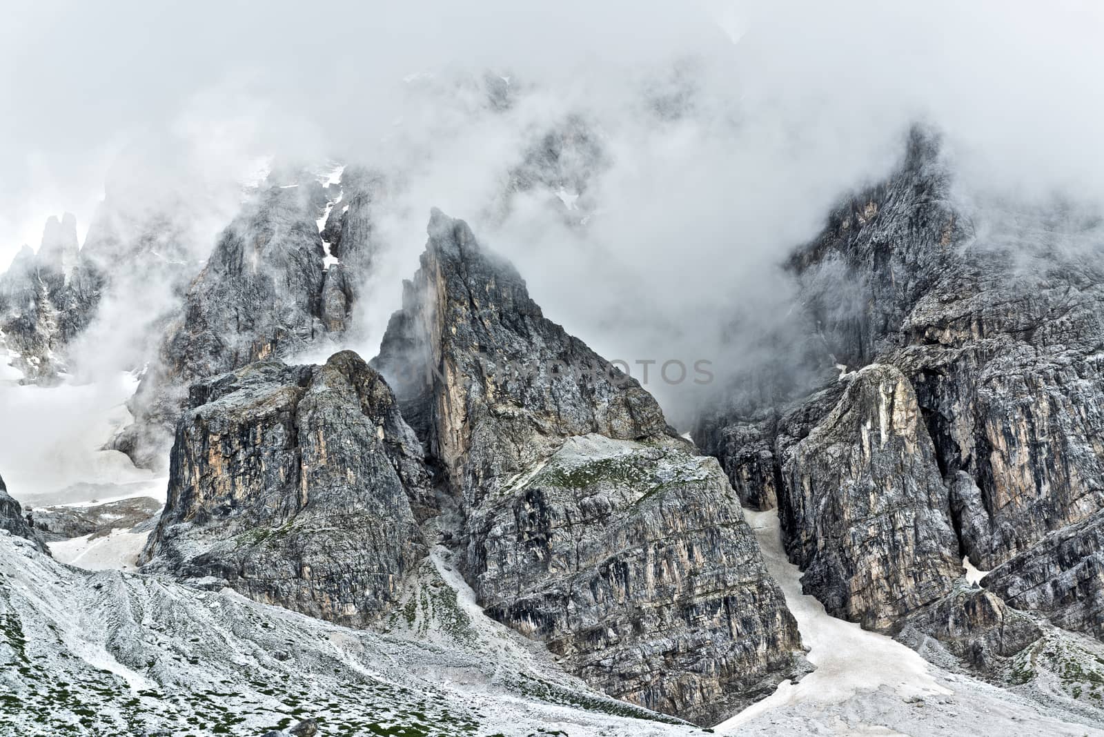 Clouds over the mountains by Mdc1970