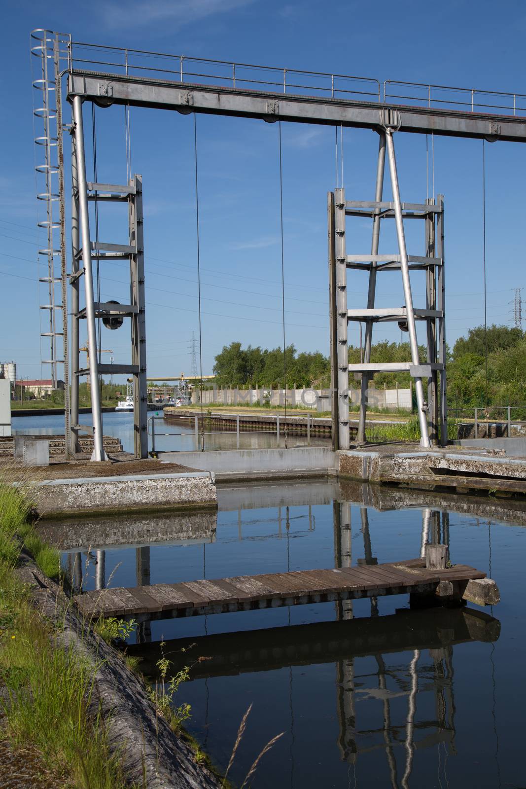 Old hydraulic boat lifts and historic Canal du Centre, Belgium, Unesco Heritage - The hydraulic lift of Houdeng-Goegnies