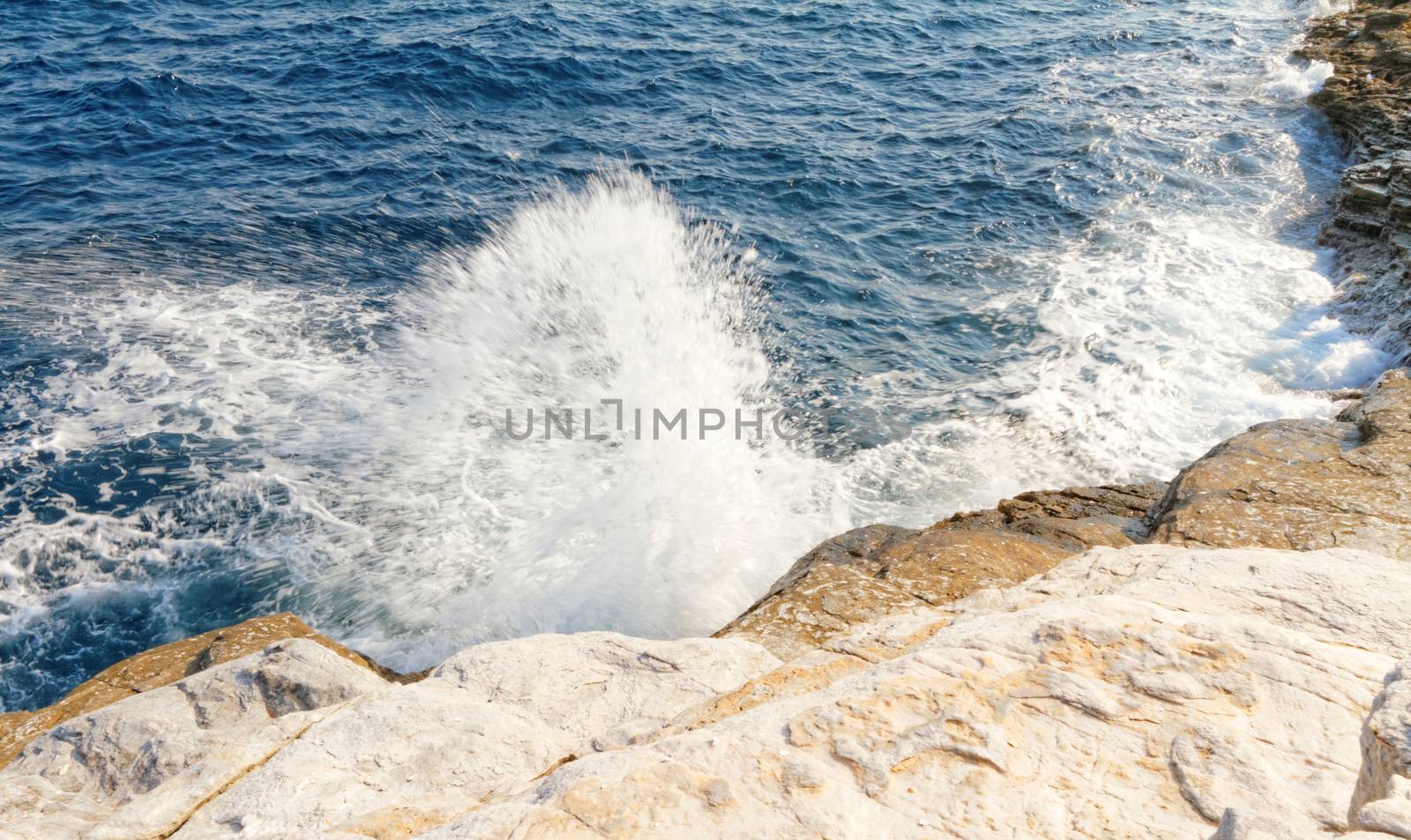 Photo of the beautiful fluctuating sea in Greece