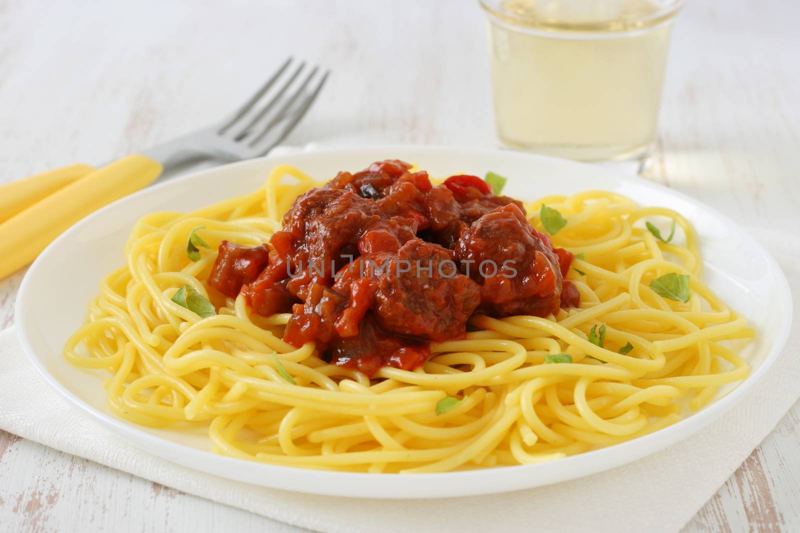 spaghetti on plate by nataliamylova