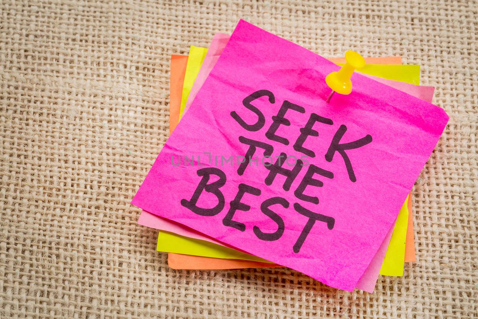 seek the best - motivational reminder on a purple sticky note