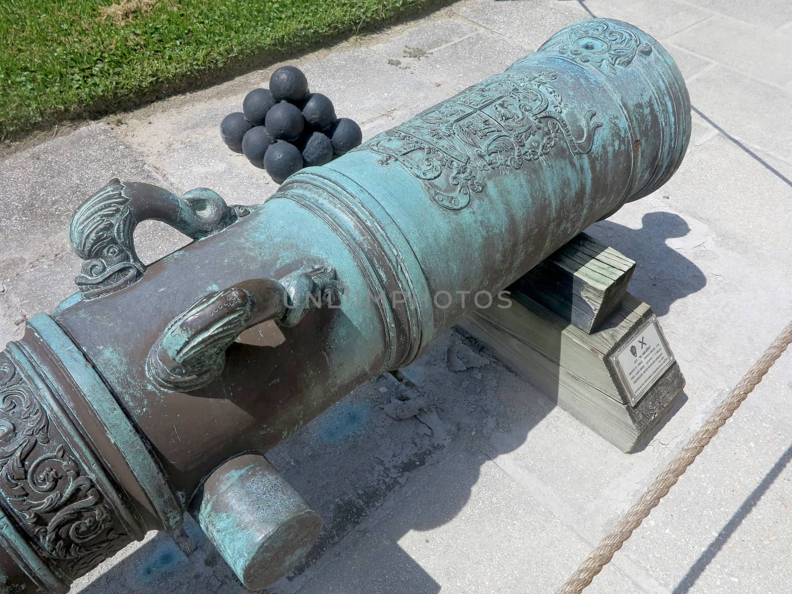 Cannon by quackersnaps