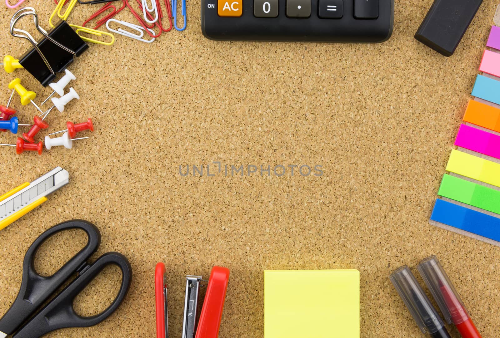 wallpaper stationary on cork board by urubank