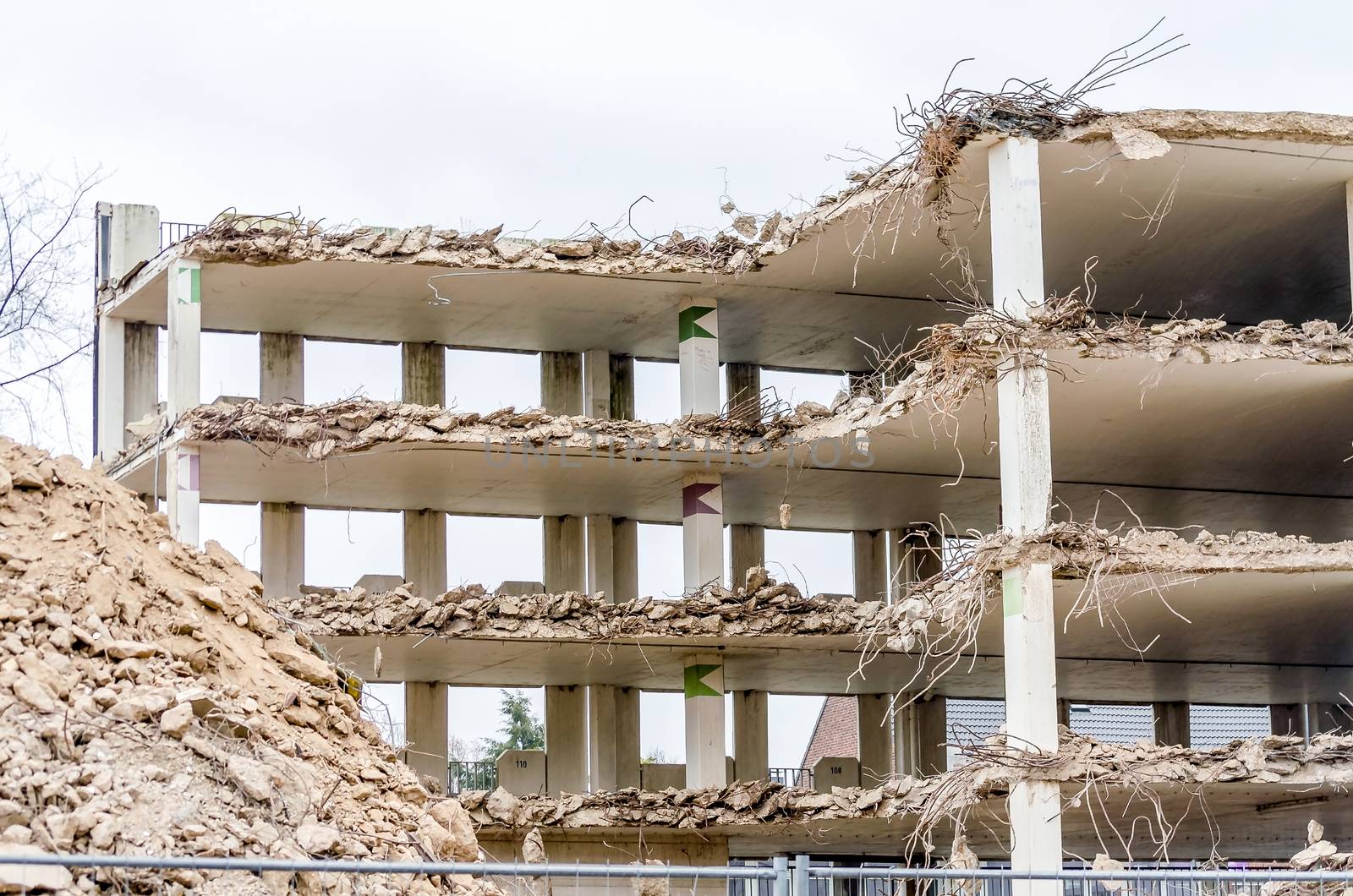 Demolition, demolition of a car parking garage in Velbert Germany NRW on East Street.