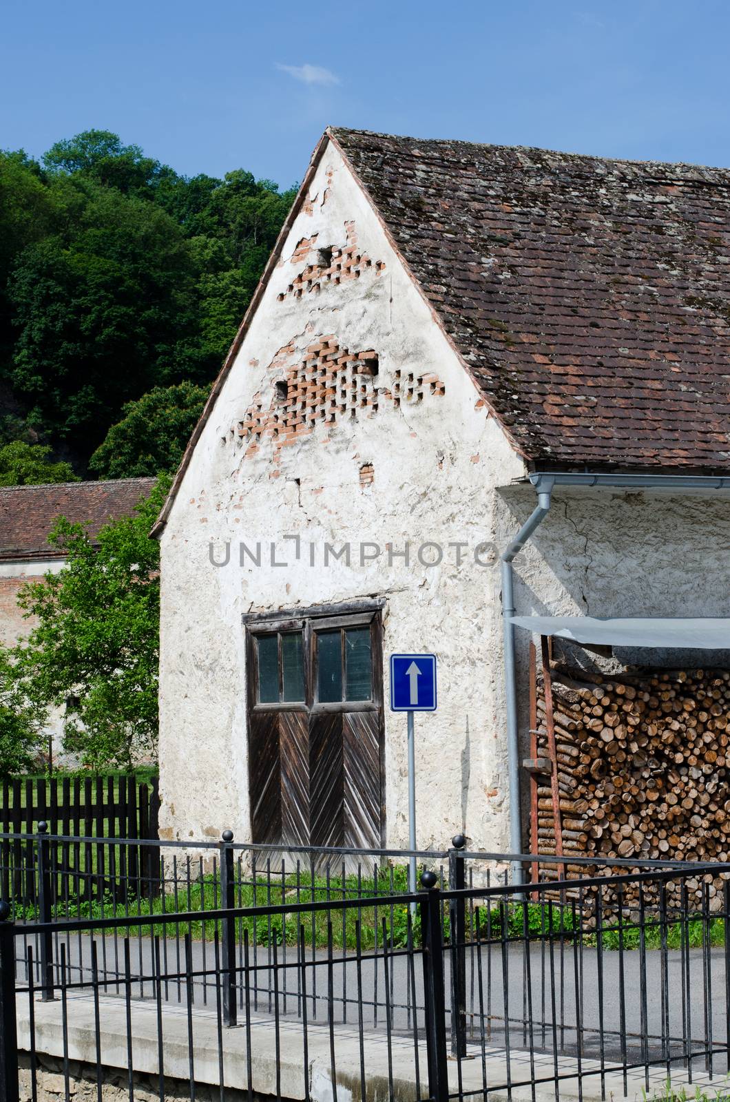 old house by sarkao