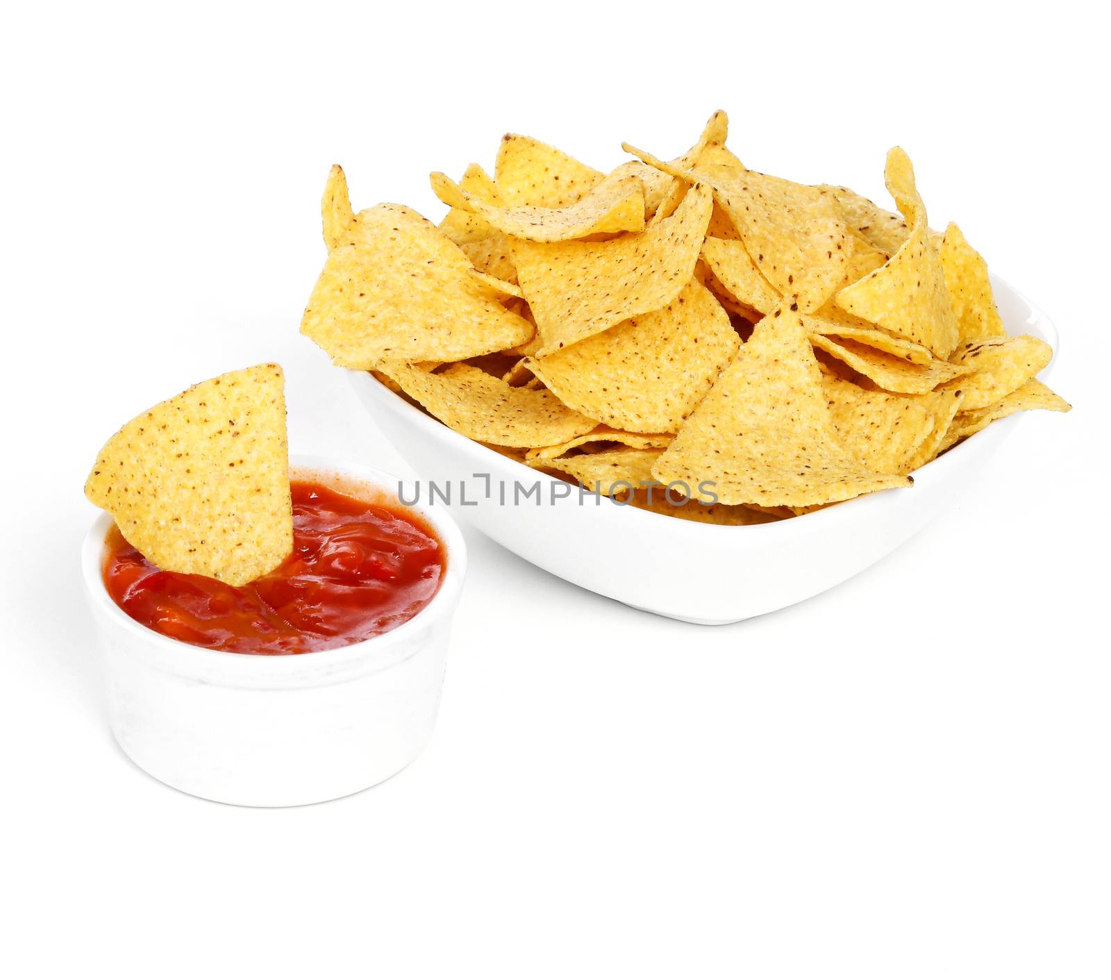 Potato chips with sauce on the table