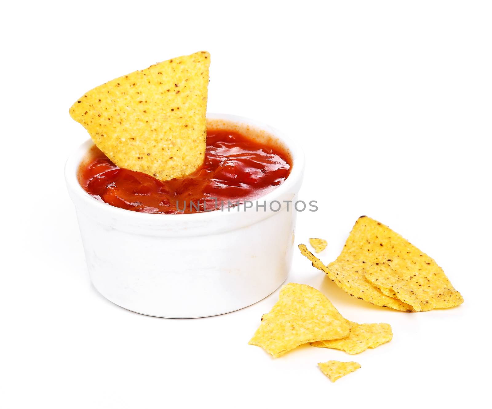 Potato chips with sauce on the table