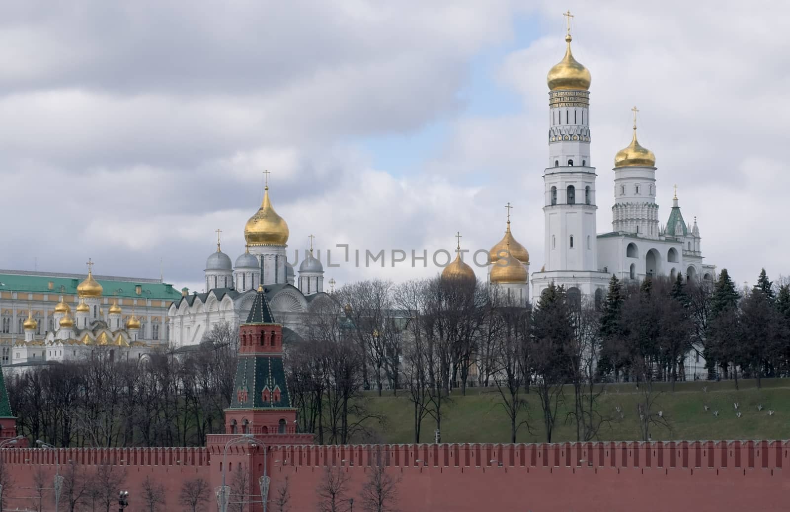  Kremlin cathedrals by glassbear
