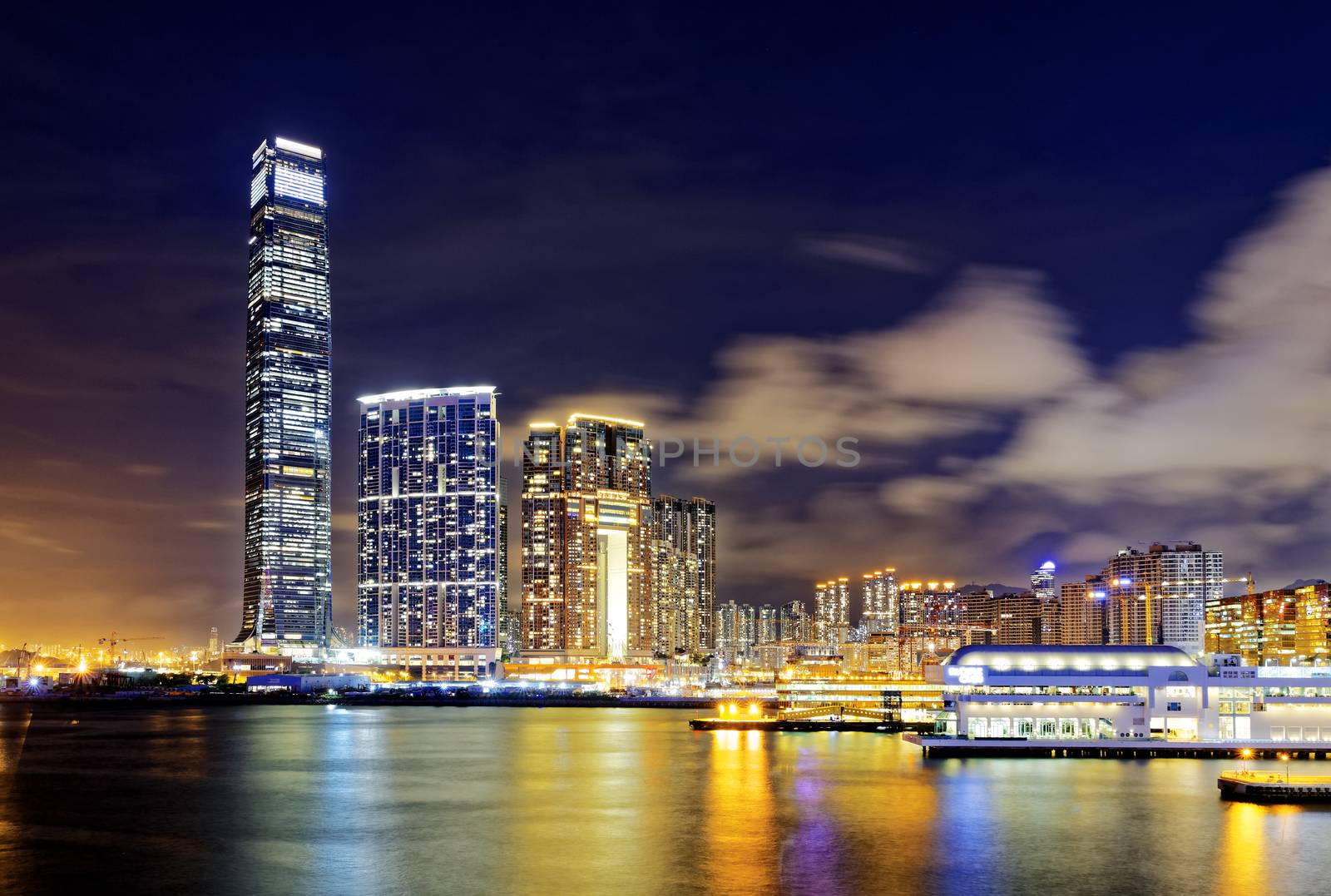 hong kong office buildings in finance zone